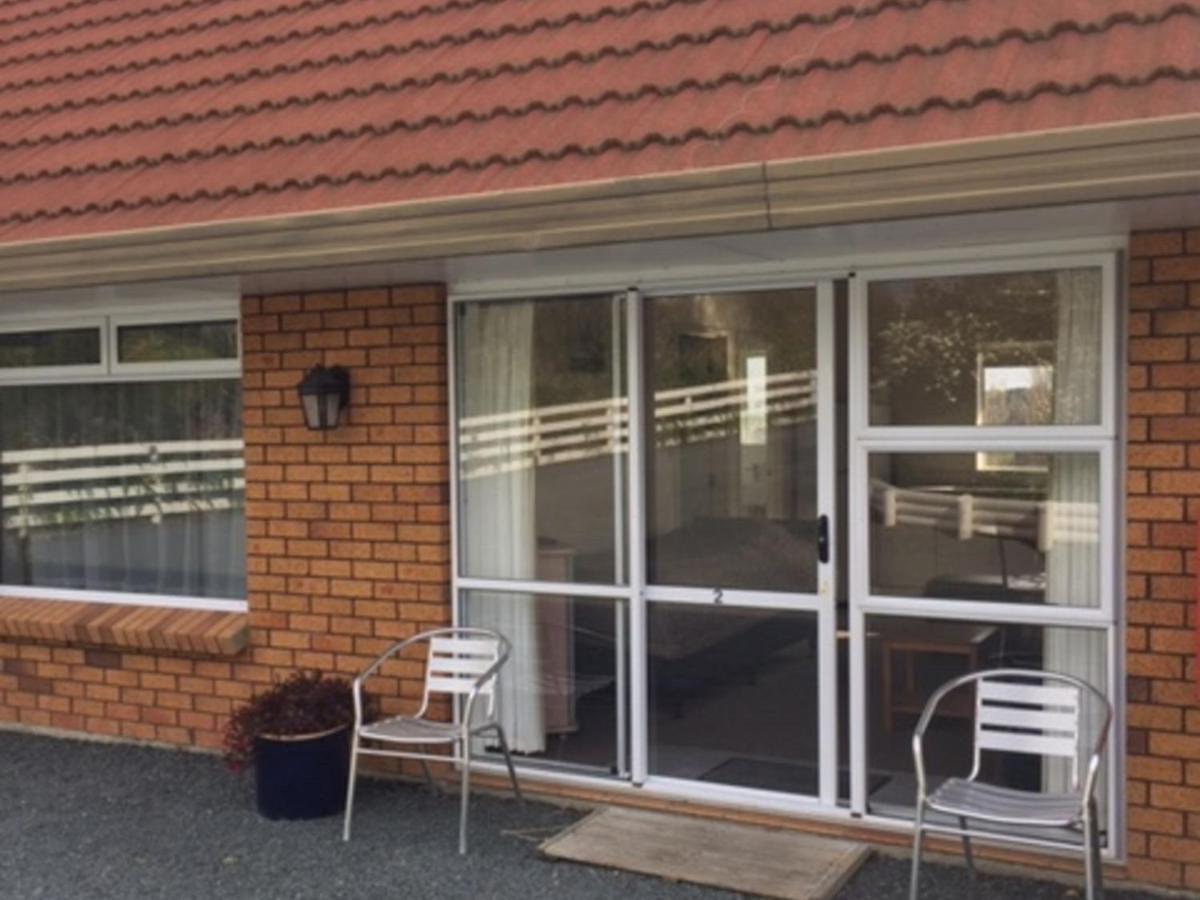Castle Court Motel Уэллсфорд Экстерьер фото